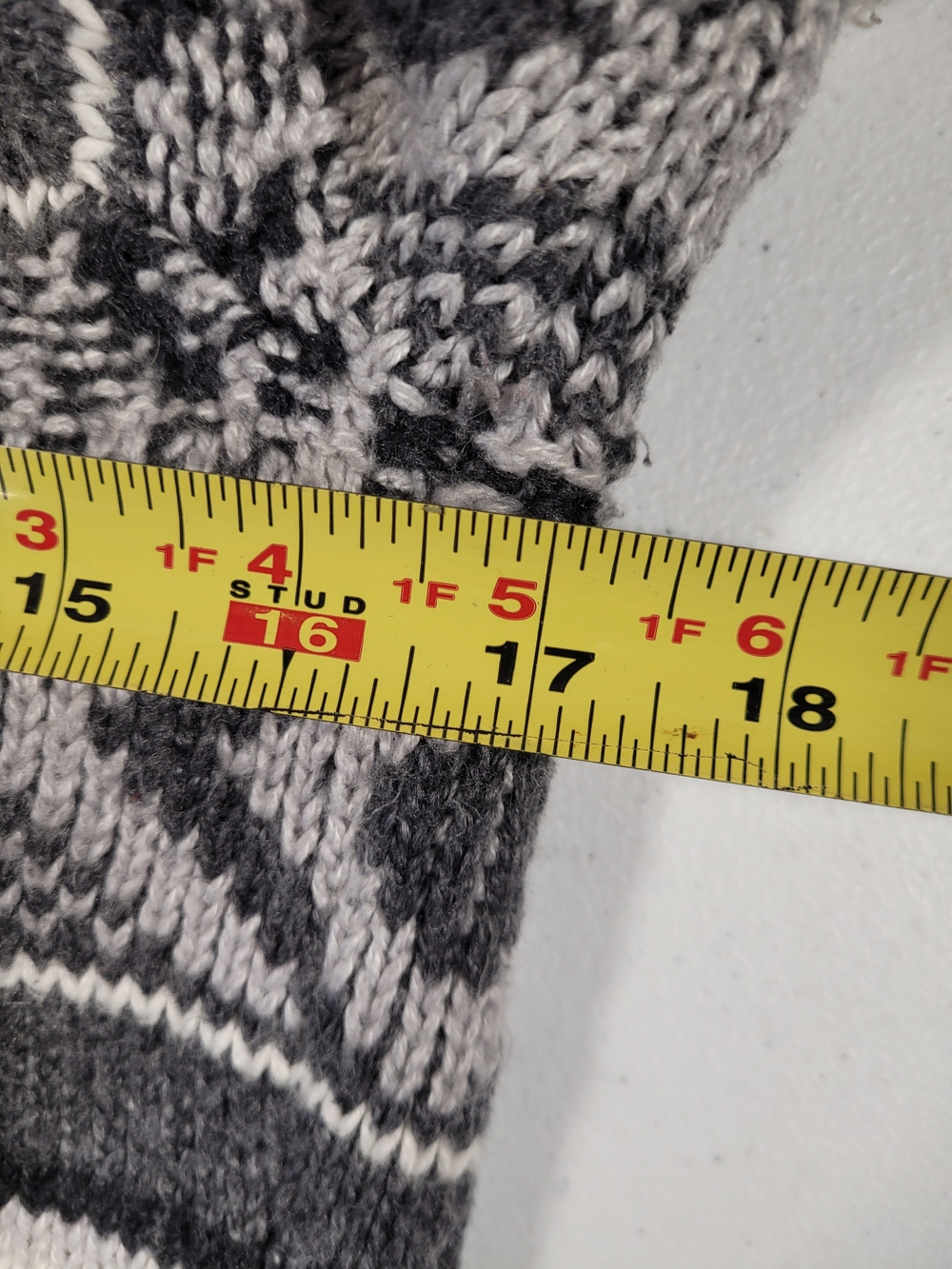 Old Navy Gray and White Patterned Open-Front Cardigan - Picture 4 of 5